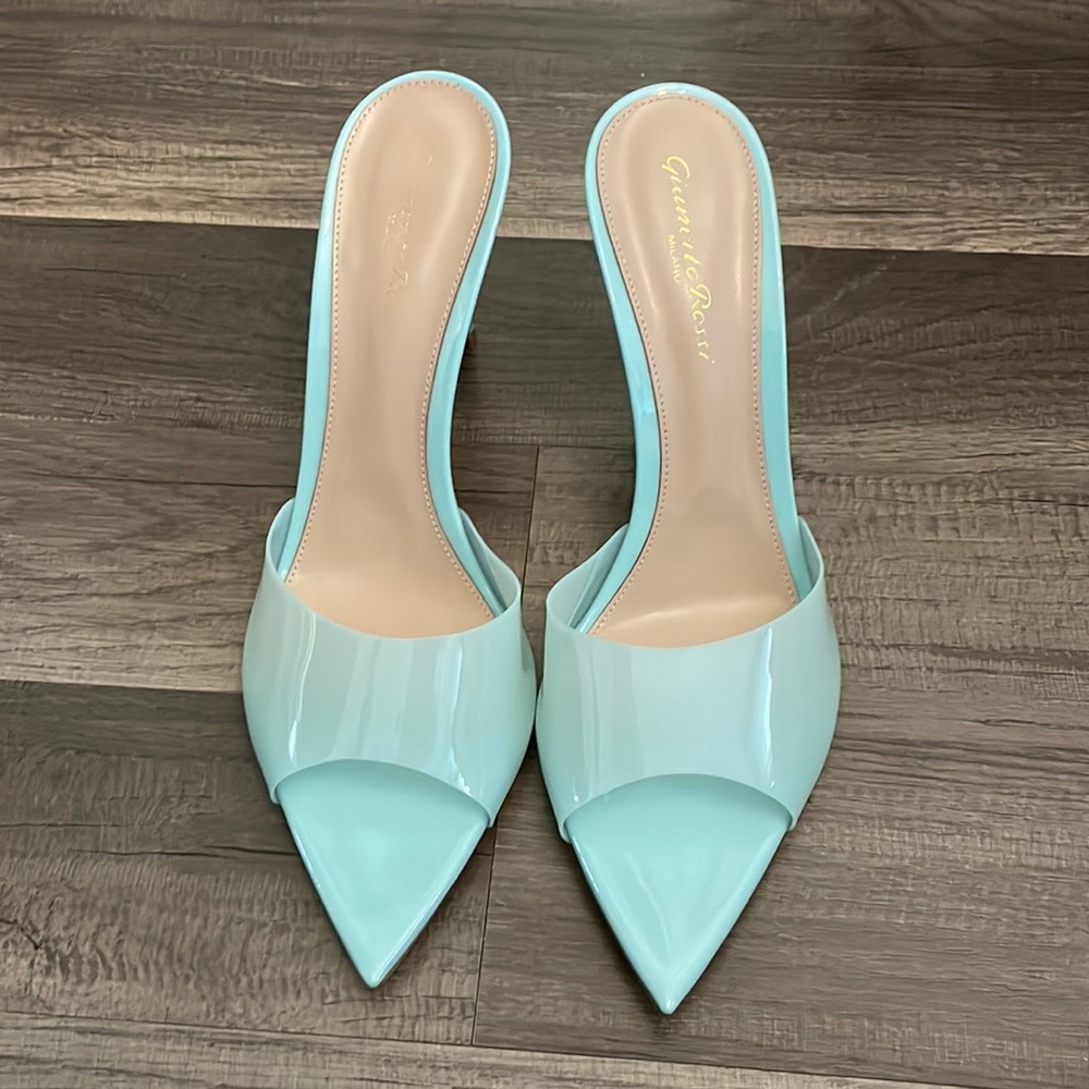 brand new gianvito rossi baby blue heels!!